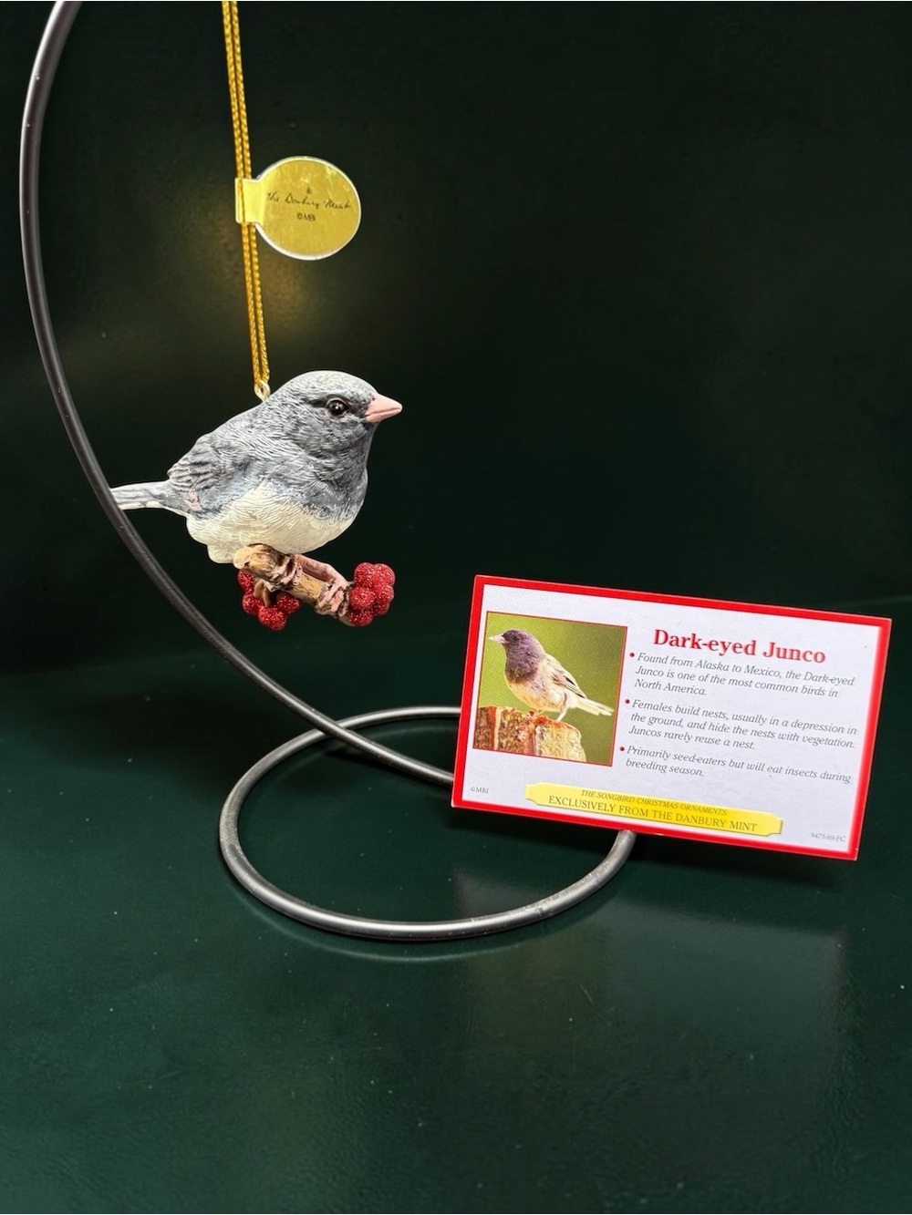 Danbury Mint DARK EYED JUNCO Songbird Christmas Collection Ornament Bird Figure